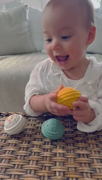 Sophie La Girafe 3 Musical Balls