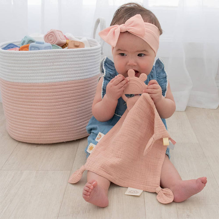 Silicone Muslin Comfort Teether - Rose (pink)